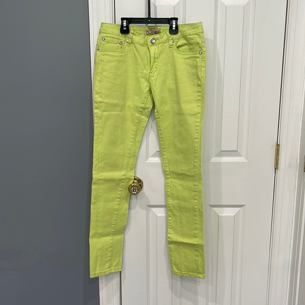 Low rise woman’s jeans